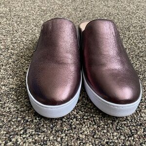 Vionic Dakota Metallic mule-Style